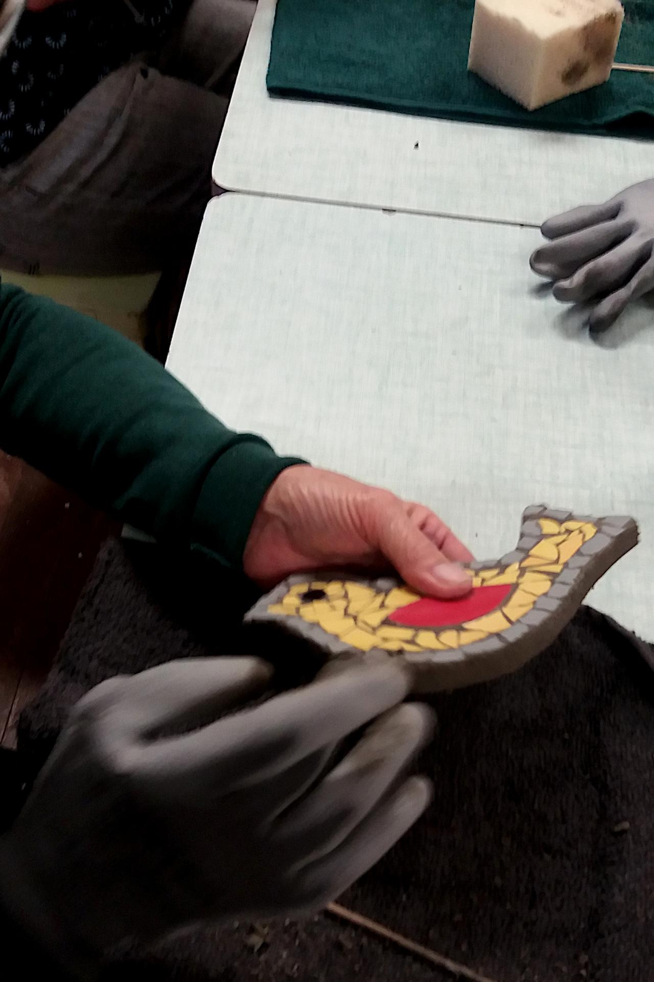 Atelier mosaique de vaisselle au gic oiseau