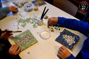 Bricolage de noel mosaique de vaisselle ecole de romelfing 2021