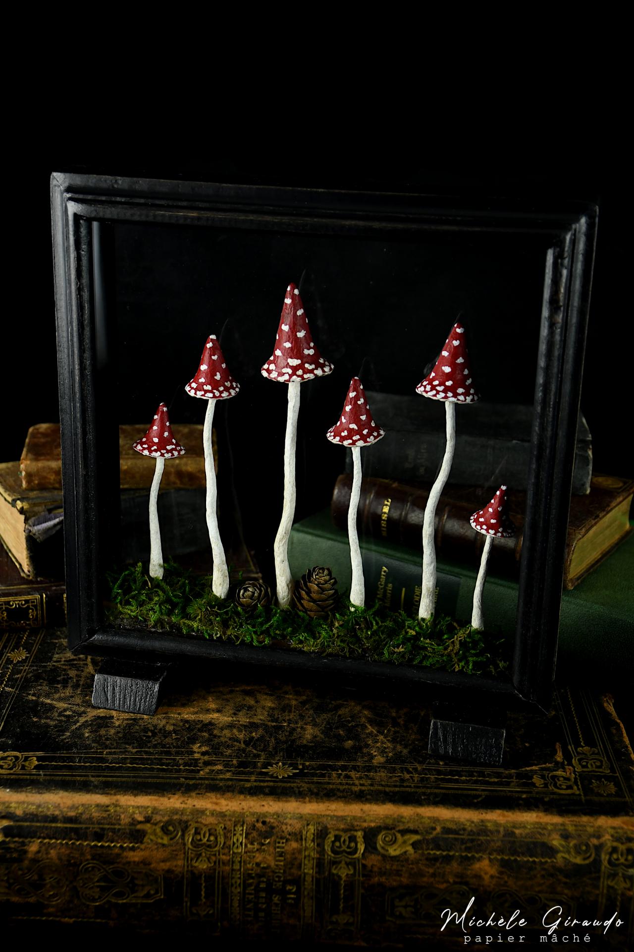 Champignons au carre en papier mache par michele giraudo