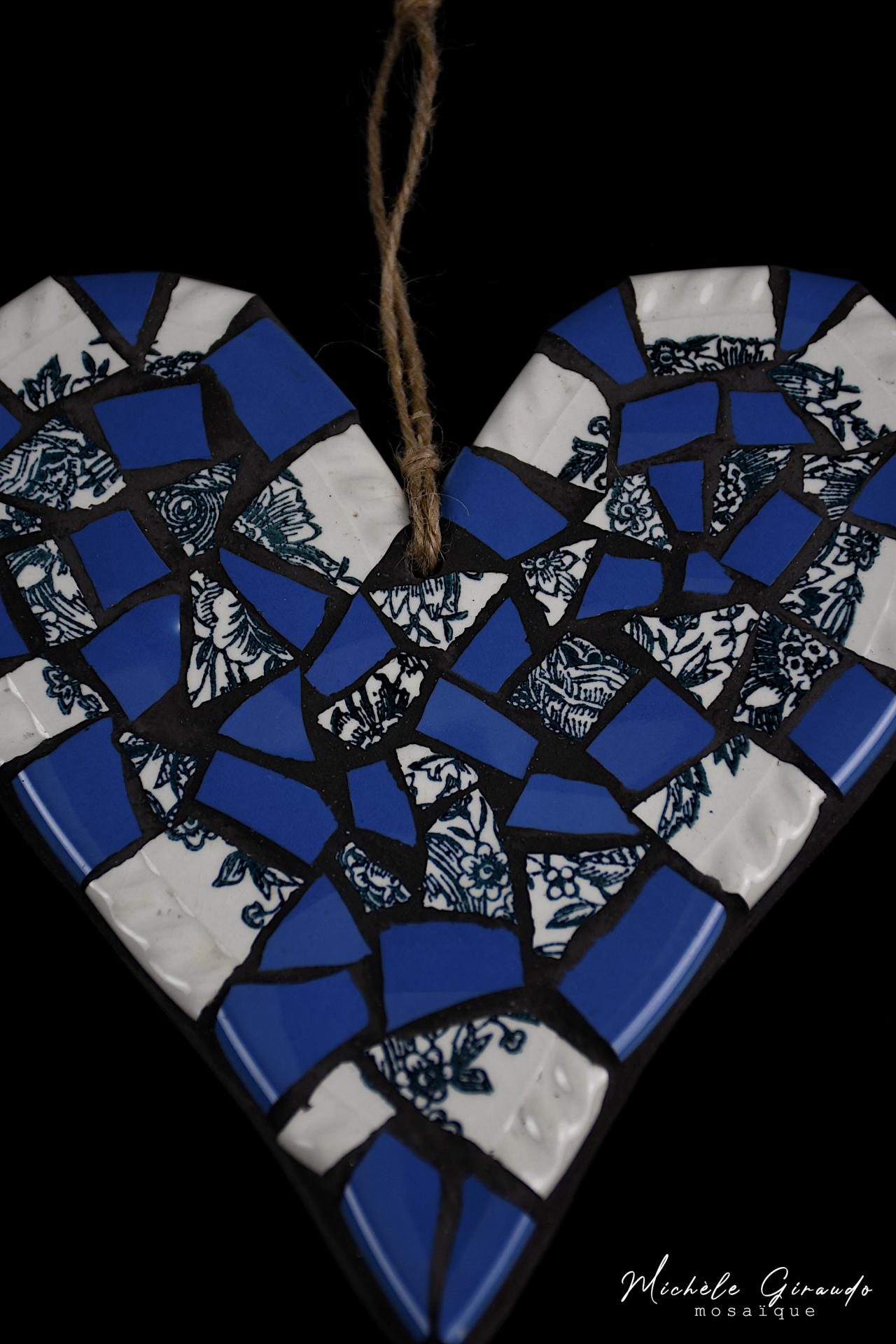 Coeur bleu mosaique de vaisselle par michele giraudo 