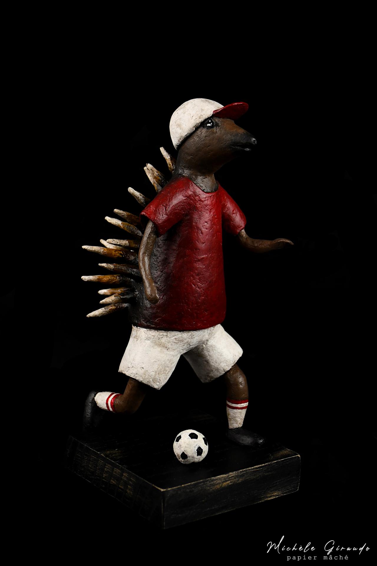Commande fils herisson en papier mache par michele giraudo