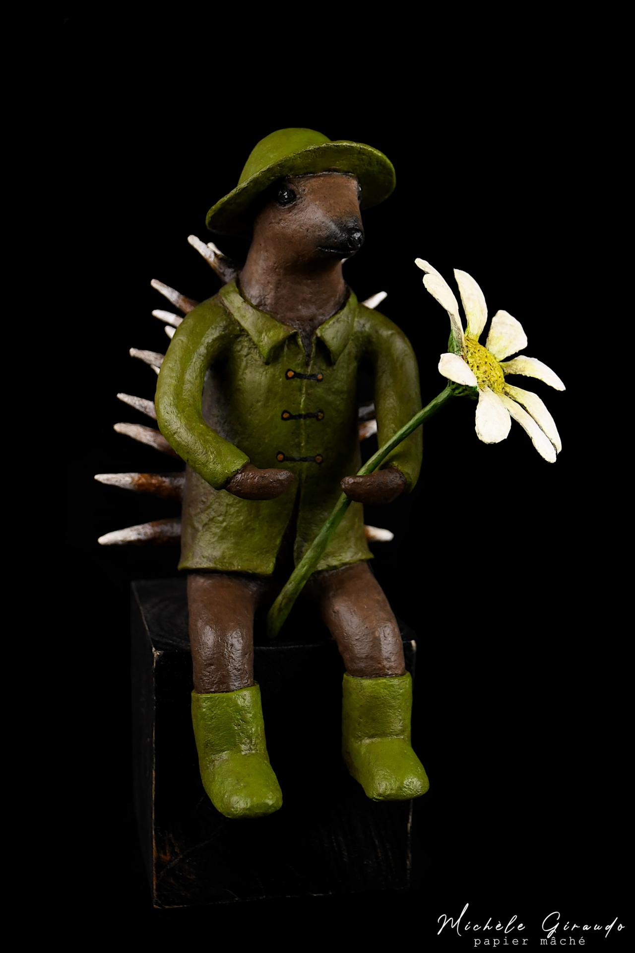 Commande maman herisson en papier mache par michele giraudo