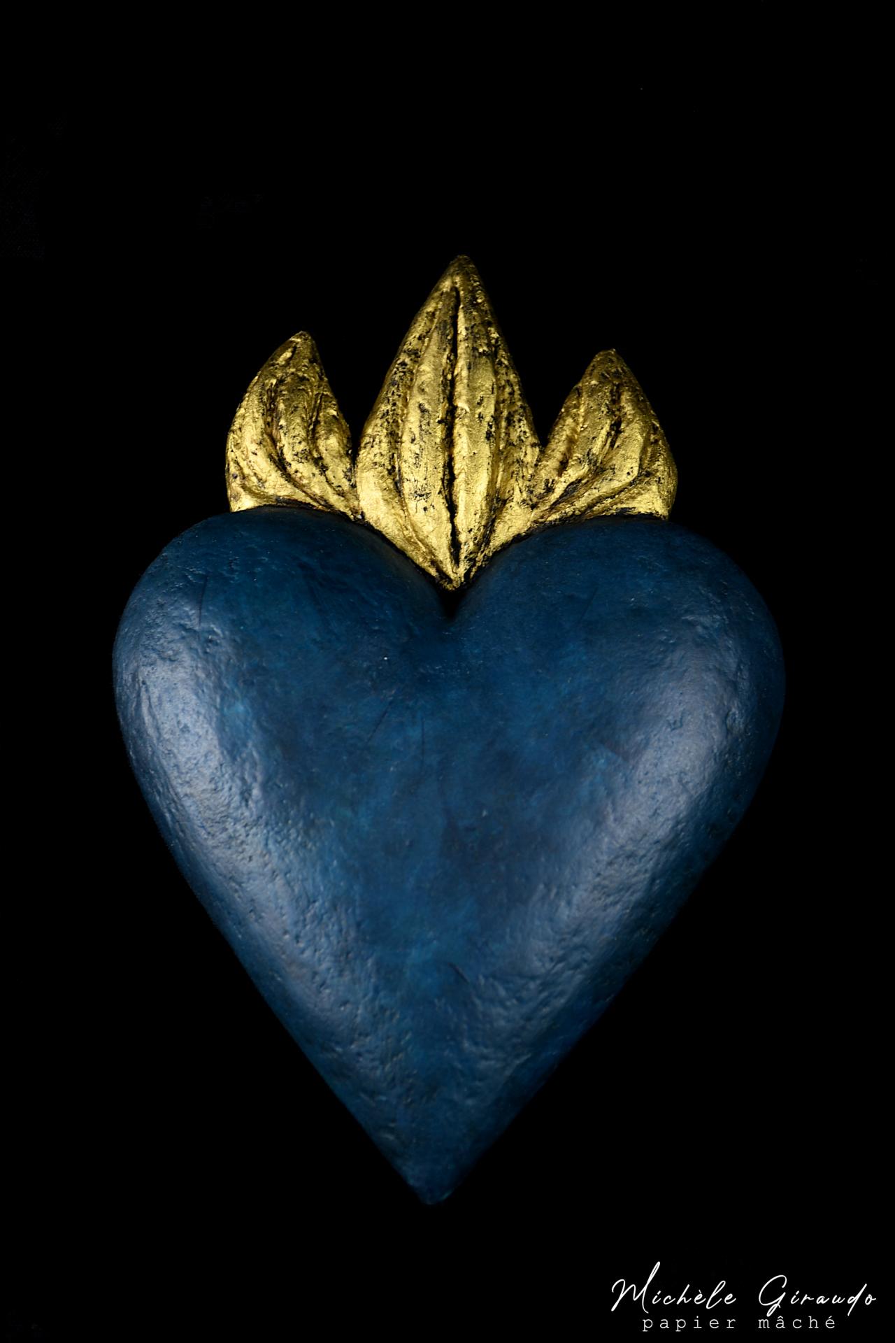 Ex voto coeur bleu en papier mache par michele giraudo 