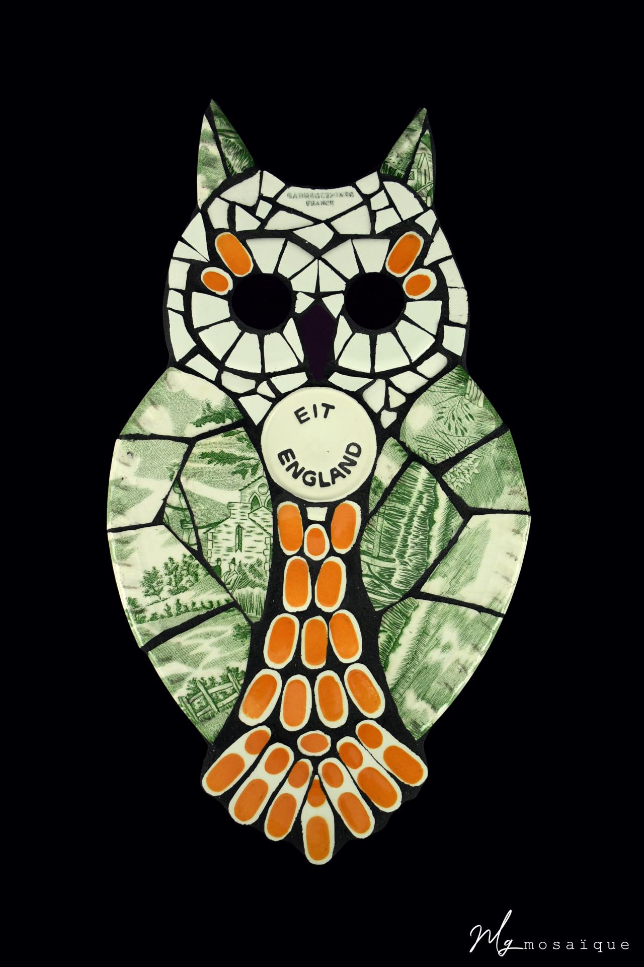 Grand hibou en mosaique de vaisselle par michele giraudo