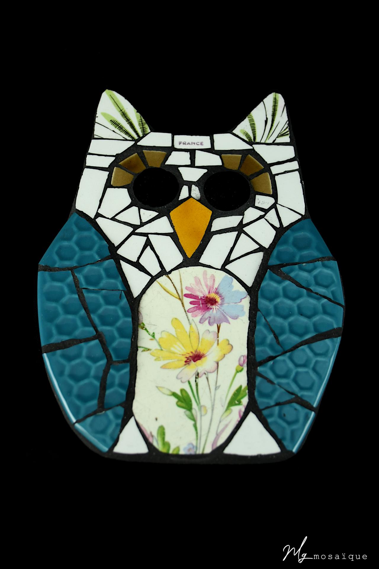 Hibou en mosaique de vaisselle par mg