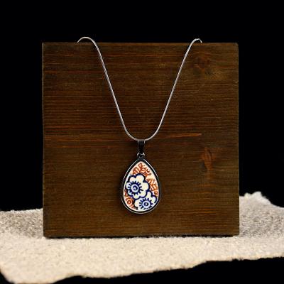 Longwy pendentif goutte en vaisselle par mg