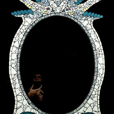 Miroir le blanche neige en mosaique de vaisselle par mg