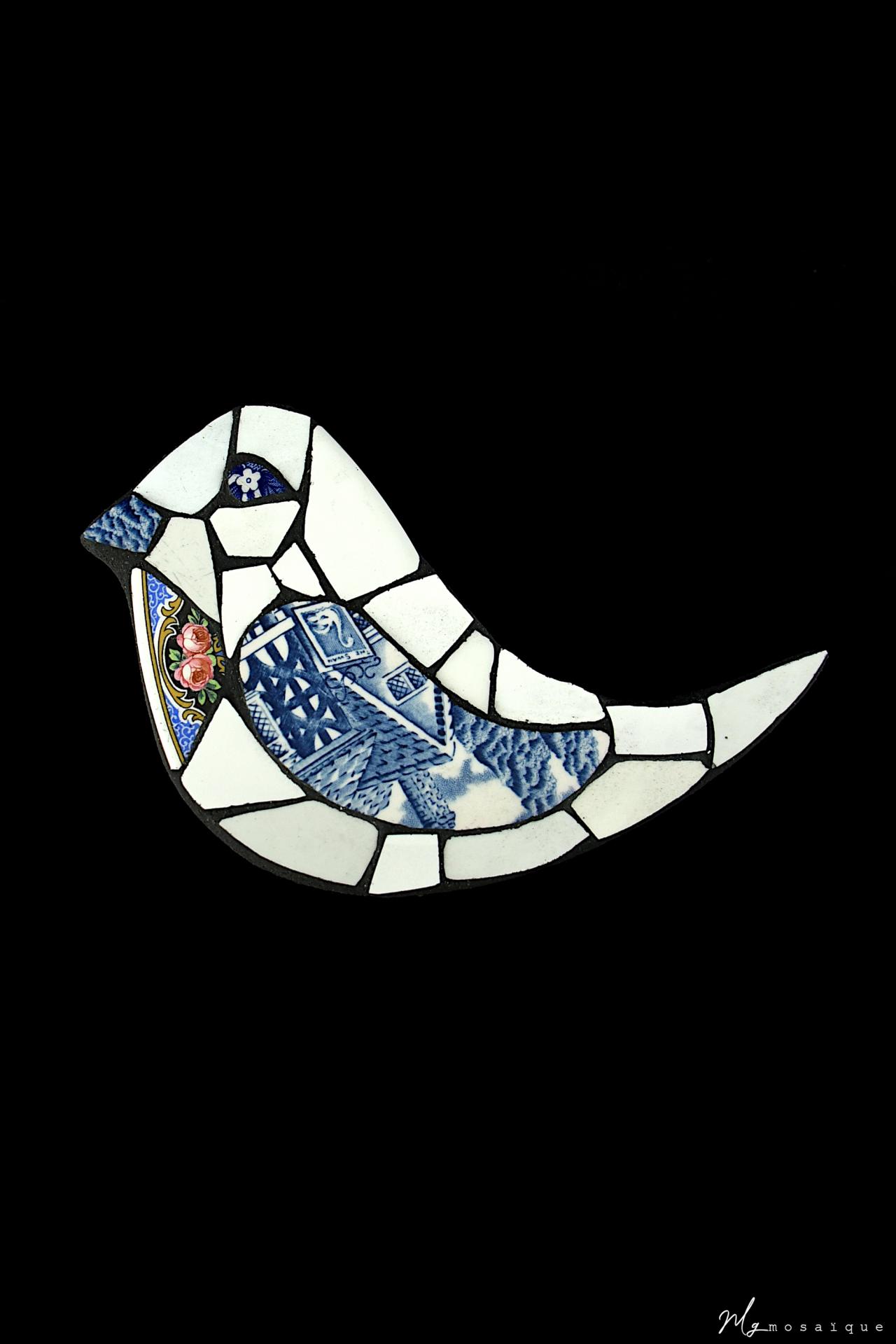 Oiseau en mosaique de vaisselle par mg