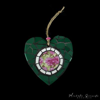Petit coeur en mosaique de vaisselle par mg 