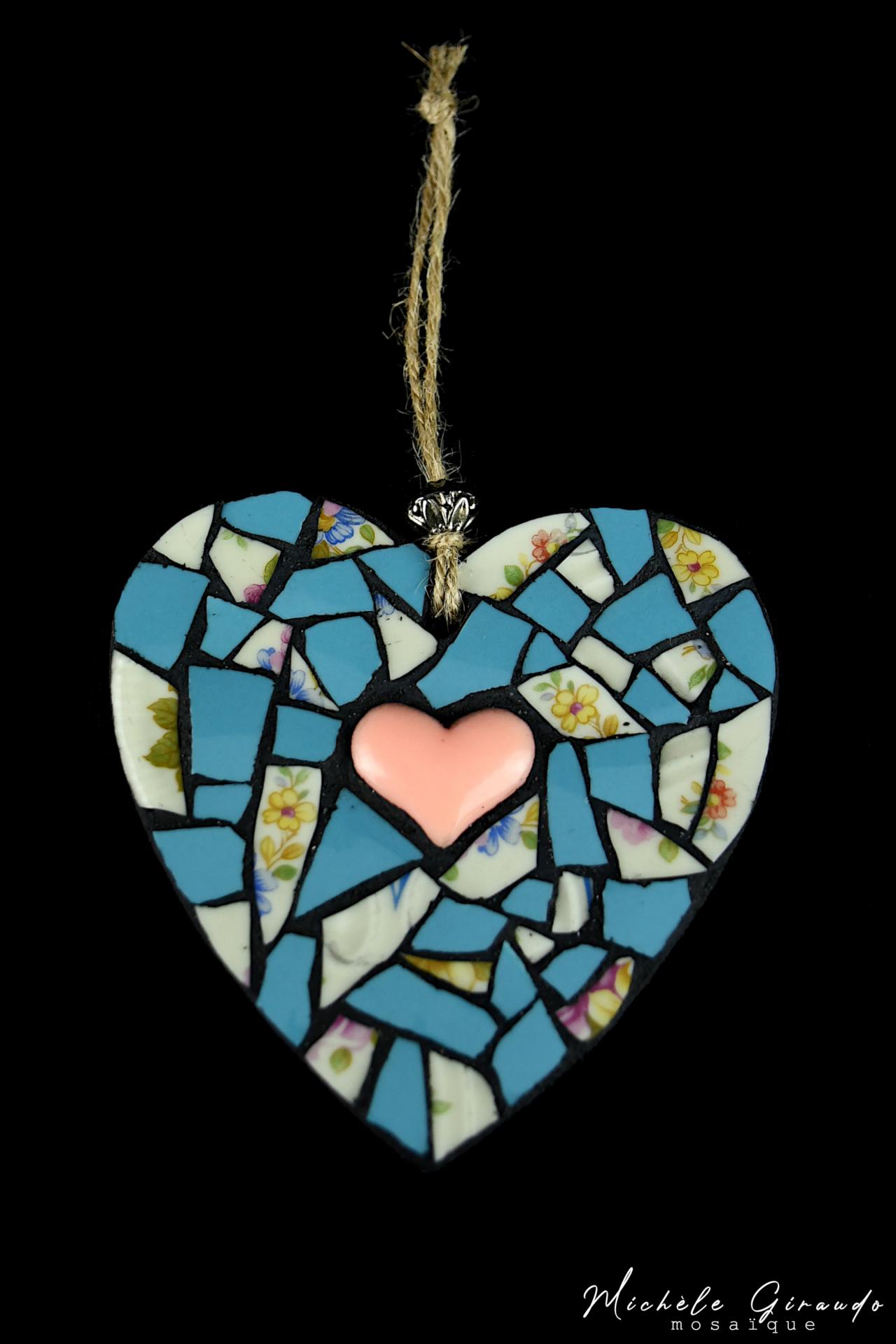 Petit coeur en mosaique de vaisselle par mg